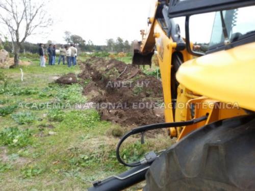 Capacitacion-retroexcavadora-Salto-2015 